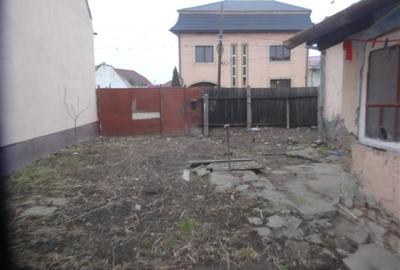 Loc de casa zona Parneava - Intim - 10