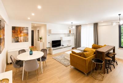 Apartament cu 3 camere semidecomandat, mobilat în Aviației