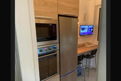 Apartament cu 3 camere decomandat, mobilat în Titan