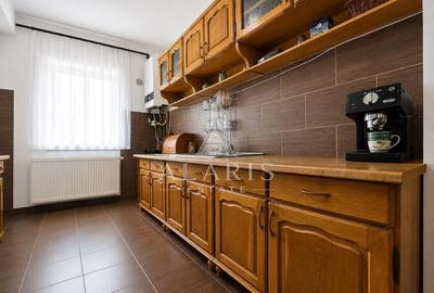 Apartament cu 4 camere decomandat, mobilat în Bucovina
