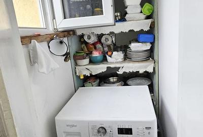 Garsonieră decomandată, etaj 2, balcon, bloc izolat – Astra, Str. Uranus - 8