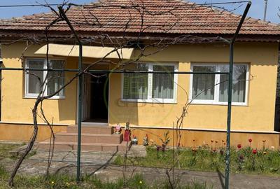 Casă individuală cu 2 camere în Pielești