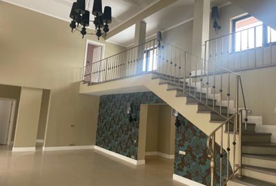 Casă individuală cu 5 camere în Corbeanca