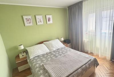 Apartament cu 3 camere, mobilat în Central