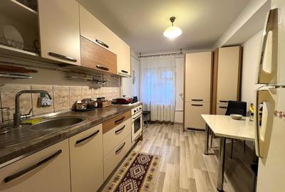 Ap 4 camere l 2 bai l 2 balcoane l Etaj 3 din 4 - 6