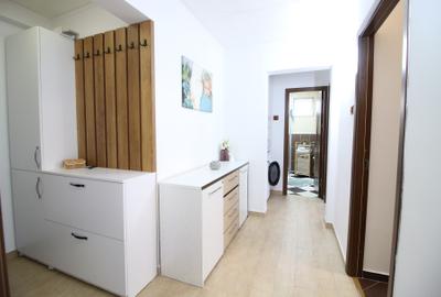 Apartament cu 2 camere decomandat în Micro 20
