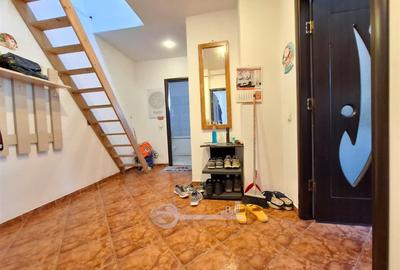 Nicolina 1, apartament 2 camere, decomandat, baie cu geam, 46 mp, se accepta cre - 5