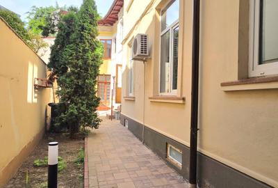 Armeneasca Casa singur curte/ 12 camere/ 325mp / It / Creatie/ - 20