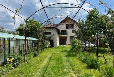 Casă individuală cu 6 camere în Vulcana-Pandele