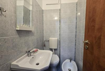 Inchiriere apartament spatios cu 3 camere decomandate. Zona Republicii, Bacau - 11