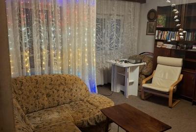 Apartament cu 3 camere decomandat în Lujerului