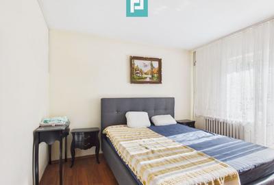 Apartament cu 3 camere decomandat, mobilat în Decebal
