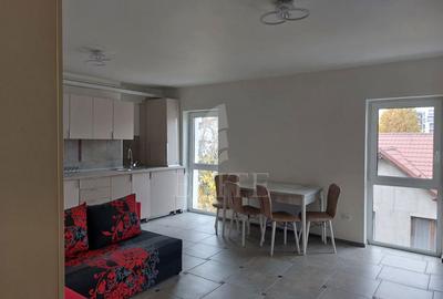 Apartament cu 2 camere semidecomandat în Dâmbul Rotund