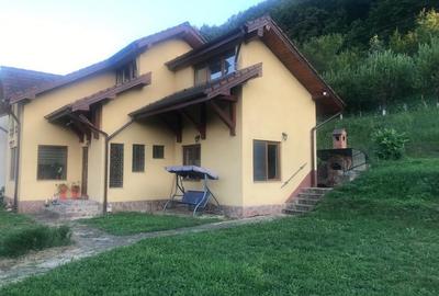Casă individuală cu 4 camere în Geoagiu-Băi