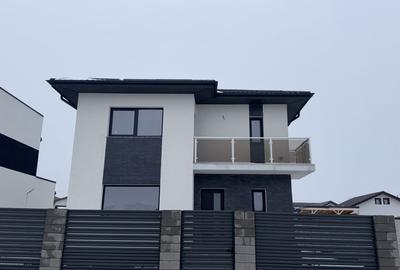 Casă cu 4 camere în Berceni
