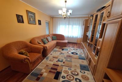 2 decomandate Piata Centrala 53 mp etaj 3/4 Mobilat/Utilat 82000Euro - 3