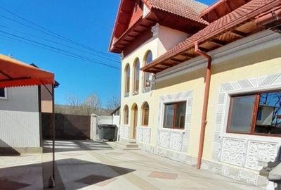 Casă individuală cu 6 camere în Lunca (Voinești)