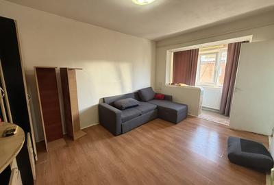 Garsonieră decomandată, mobilată în Complex Studențesc