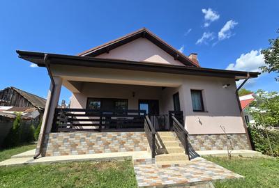 Casă de vânzare cu 4 camere, garaj și teren de 766 mp – Sărata, Piatra Neamț - 1