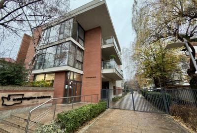 Apartament cu 5 camere decomandat, mobilat în Dorobanți