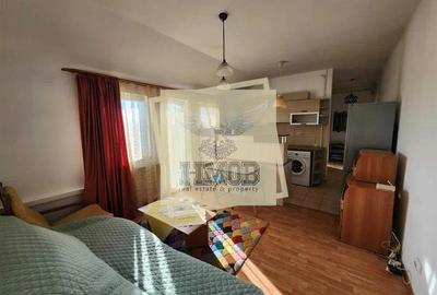 Apartament cu 3 camere semidecomandat în Cedonia