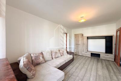 Apartament cu 2 camere semidecomandat, mobilat în Micro 4