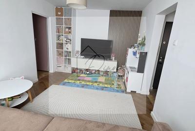 Apartament cu 3 camere semidecomandat, mobilat în Obor