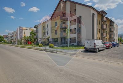 Spațiu comercial, de 32 mp, în Tractorul
