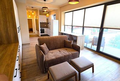 Apartament cu 2 camere semidecomandat, mobilat în Decebal