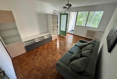 Apartament cu 3 camere circular, mobilat în Drumul Taberei