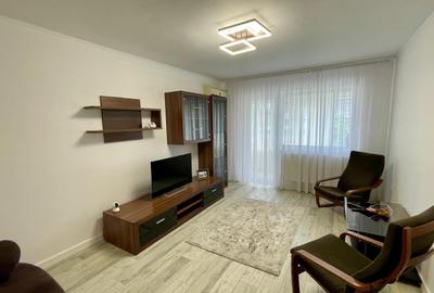 Apartament 3 camere, decomandat, zonă ultracentrală, bloc Mobilux, etaj 1 - 1