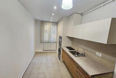 Inchiriez apartament cu 2 camere în centru comision 0 - 4