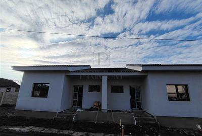 Duplex cu 3 camere în Moșnița Veche