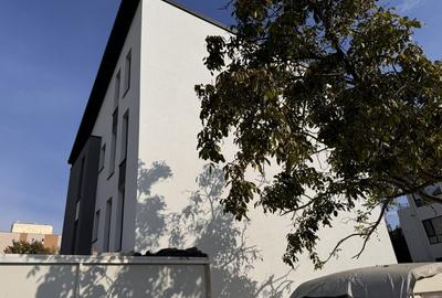 Apartament cu 3 camere decomandat în Băneasa