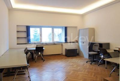 Casă individuală cu 15 camere în Dorobanți