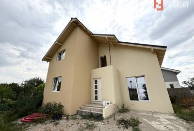 Casă individuală cu 4 camere în Sânandrei