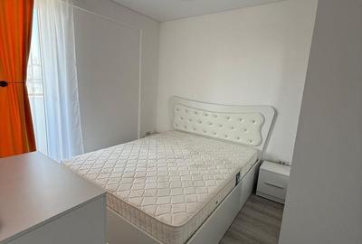 Apartament cu 2 camere semidecomandat, mobilat în Apărătorii Patriei