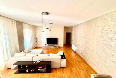 Apartament cu 3 camere decomandat, mobilat în Fabric