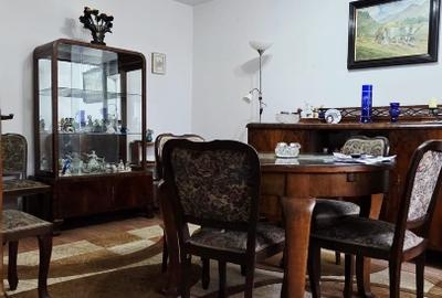 Apartament cu 3 camere decomandat în Drumul Taberei
