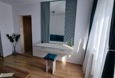 Apartament cu 2 camere semidecomandat, mobilat în Berceni