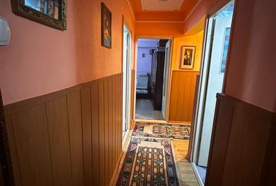 Apartament cu 3 camere, decomandat, zona Dacia - 7