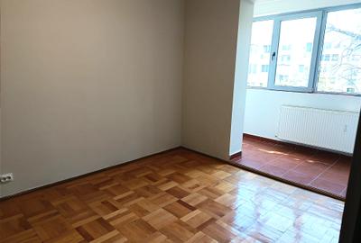 Vanzare apartament 3 camere, renovat complet, Piata Minis / Titan - 4
