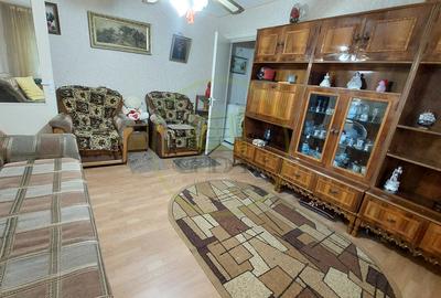Apartament cu 2 camere semidecomandat, mobilat în Craiovița Nouă