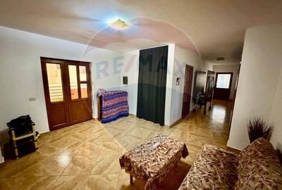 Casă / Vilă cu 4 camere de vânzare - 16