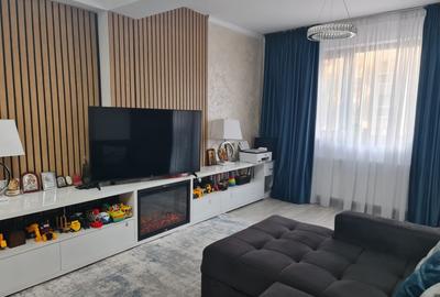 Apartament cu 2 camere decomandat, mobilat în Tractorul