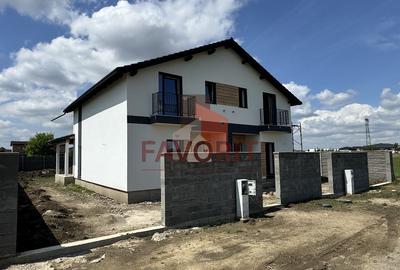 Duplex cu 4 camere în Moșnița Nouă