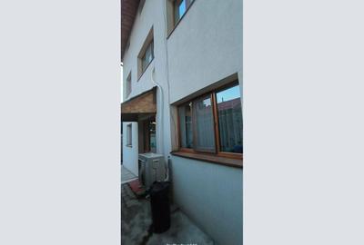 Casă individuală cu 3 camere în Lacul Tei