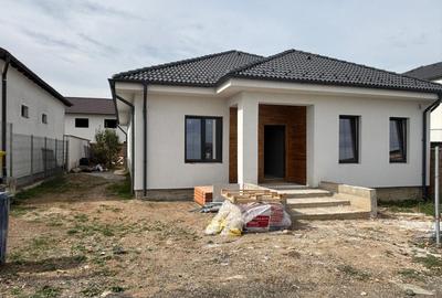 Casă individuală cu 4 camere în Șelimbăr