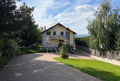 Casă individuală cu 5 camere în Făget