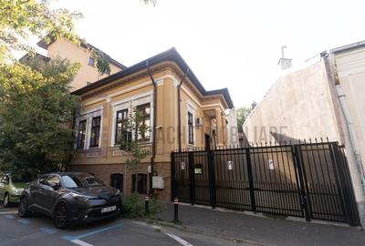 Casă individuală cu 12 camere în Pache Protopopescu
